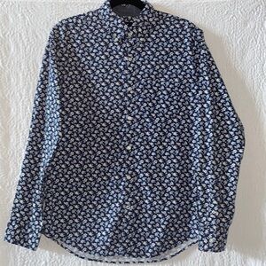 American Eagle Outfitters Classic Fit Floral Print Long Sleeve Button Down Shirt